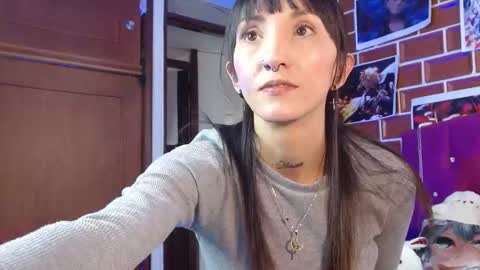Snapshot of sakura_skinny chatting on 03.07.25 Sakura Skinny online show from 03.07.25