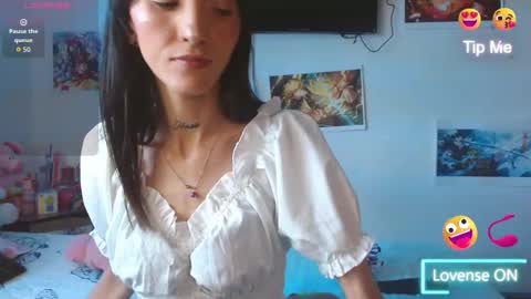 Snapshot of sakura_skinny chatting on 10.15.25 Sakura Skinny online show from 10.15.25