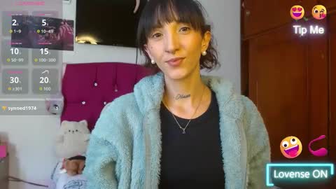 Snapshot of sakura_skinny chatting on 10.19.25 Sakura Skinny online show from 10.19.25