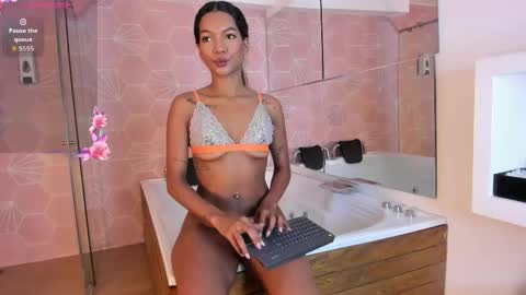Snapshot of salem_smith_ chatting on 04.24.26 salem_smith_ online show from 04.24.26