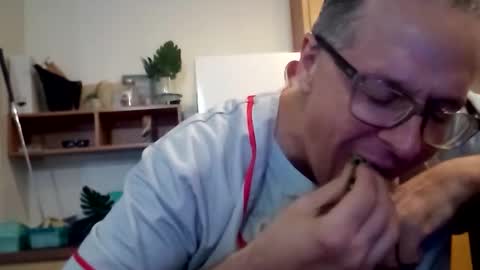 salis1981 online show from 10.27.25