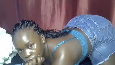 sally_bee1 online show from 05.12.26