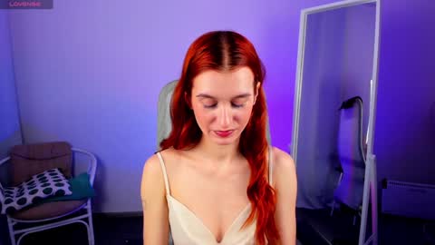 Snapshot of sallybiscuit chatting on 01.10.25 Sally online show from 01.10.25