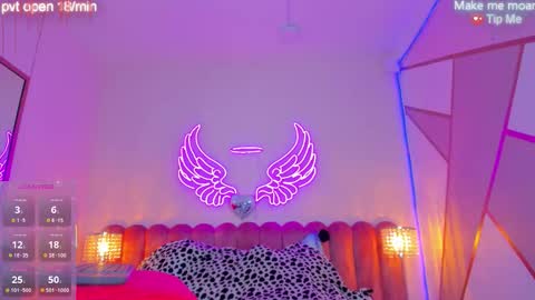 Snapshot of sallybrown_ chatting on 11.14.25 miss Sally online every night from 1am to 8am Colombia time online show from 11.14.25