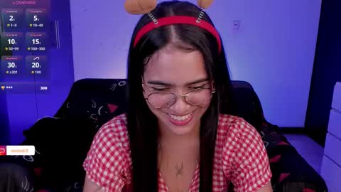 Snapshot of sallye__ chatting on 12.18.25 Sallye online show from 12.18.25