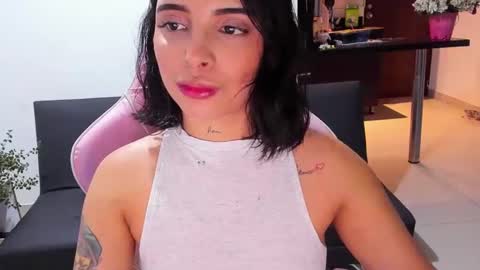 Snapshot of sallymaddoxx chatting on 12.04.24 sallymaddoxx online show from 12.04.24