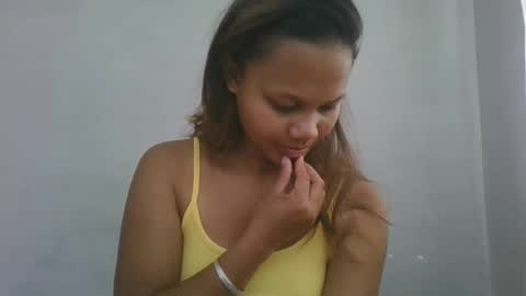 Snapshot of sallywett chatting on 12.22.25 SallyWett online show from 12.22.25