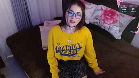 Snapshot of salma_tori chatting on 10.28.25 salma_tori online show from 10.28.25