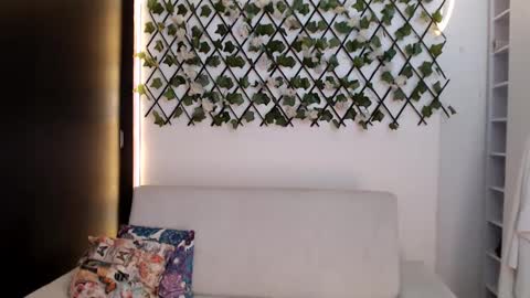 Snapshot of salome_010 chatting on 09.09.25 Salome online show from 09.09.25