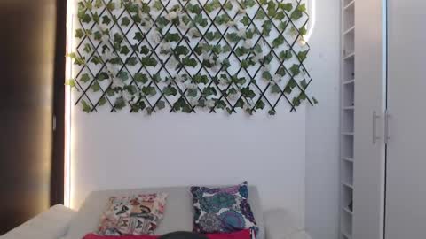 Snapshot of salome_010 chatting on 09.11.25 Salome online show from 09.11.25