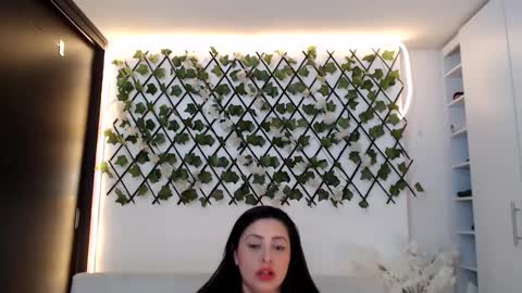 Snapshot of salome_010 chatting on 09.16.25 Salome online show from 09.16.25