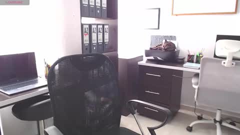 Snapshot of salome_010 chatting on 11.27.25 Salome online show from 11.27.25