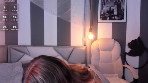 Snapshot of salome__evans chatting on 01.09.25 salome__evans online show from 01.09.25