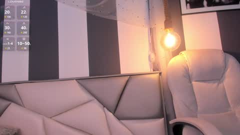Snapshot of salome__evans chatting on 01.19.25 salome__evans online show from 01.19.25