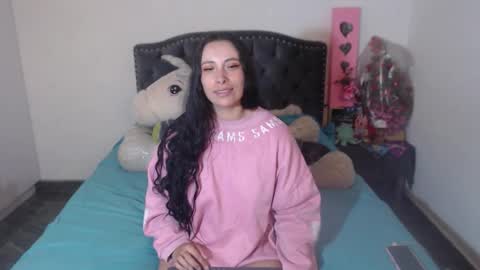 Snapshot of salomefox2 chatting on 12.22.25 yenny online show from 12.22.25