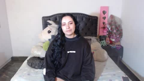 Snapshot of salomefox2 chatting on 01.13.26 yenny online show from 01.13.26