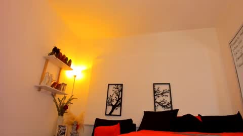 Snapshot of salomekross_ chatting on 02.28.25 Salome Kross online show from 02.28.25