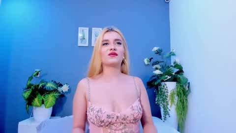 Salome Larzon online show from 04.27.26