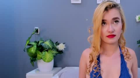 Salome Larzon online show from 05.08.26