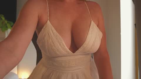 Snapshot of saltedhoney chatting on 06.15.26 IsaBella- online show from 06.15.26