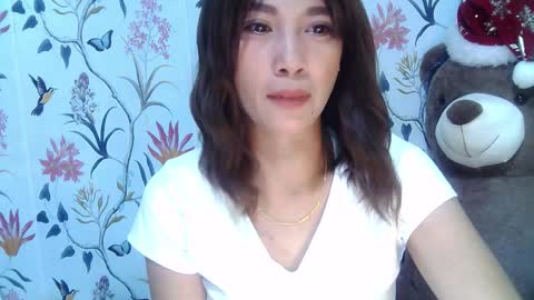 Snapshot of saltwatermuse chatting on 11.13.25 Ask me online show from 11.13.25