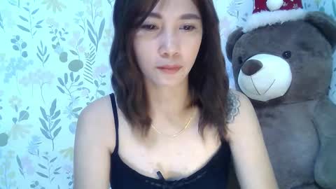 Snapshot of saltwatermuse chatting on 12.05.25 Ask me online show from 12.05.25