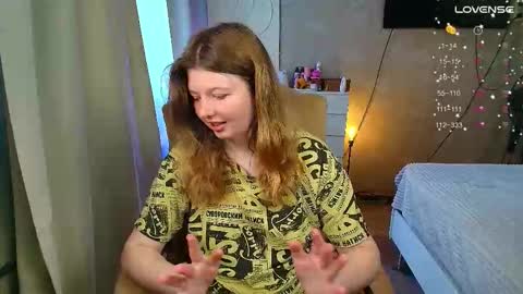 Snapshot of salut_love chatting on 09.27.25 Ruby online show from 09.27.25