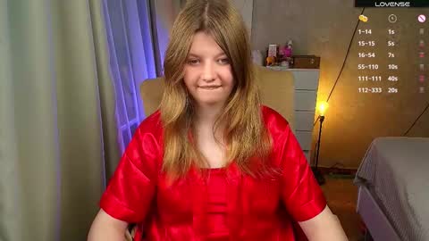 Snapshot of salut_love chatting on 11.20.25 Ruby online show from 11.20.25