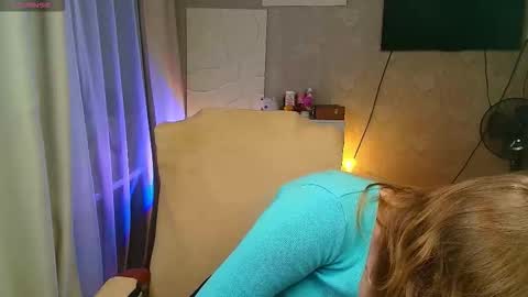 Snapshot of salut_love chatting on 11.22.25 Ruby online show from 11.22.25