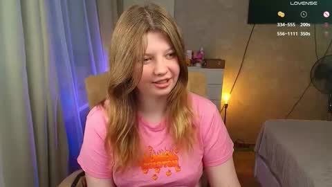 Snapshot of salut_love chatting on 11.27.25 Ruby online show from 11.27.25