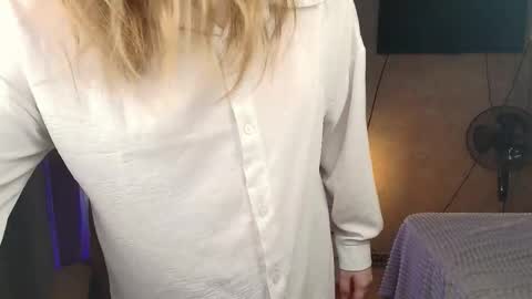 Snapshot of salut_love chatting on 01.11.26 Ruby online show from 01.11.26