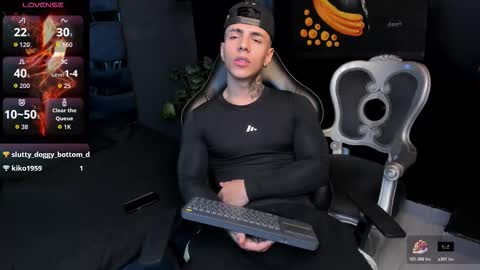 Snapshot of salvatore_damore chatting on 10.24.25 SALVATORE online show from 10.24.25