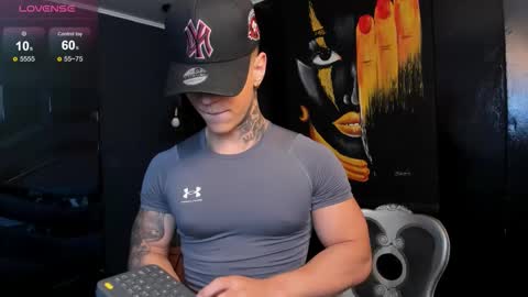 Snapshot of salvatore_damore chatting on 10.27.25 SALVATORE online show from 10.27.25