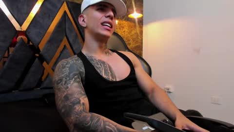 Snapshot of salvatore_damore chatting on 11.02.25 SALVATORE online show from 11.02.25