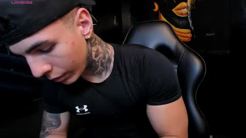 Snapshot of salvatore_damore chatting on 11.05.25 SALVATORE online show from 11.05.25