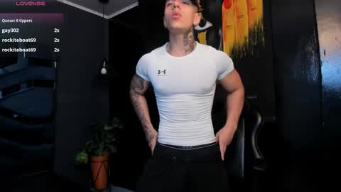 Snapshot of salvatore_damore chatting on 11.07.25 SALVATORE online show from 11.07.25