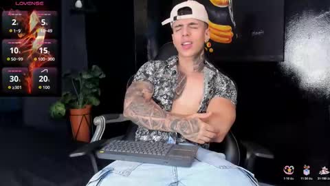 Snapshot of salvatore_damore chatting on 11.13.25 SALVATORE online show from 11.13.25