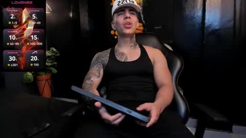 Snapshot of salvatore_damore chatting on 11.19.25 SALVATORE online show from 11.19.25