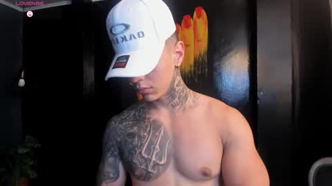 Snapshot of salvatore_damore chatting on 11.27.25 SALVATORE online show from 11.27.25