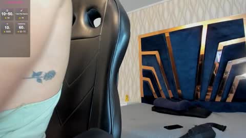 Snapshot of salvatore_damore chatting on 11.30.25 SALVATORE online show from 11.30.25