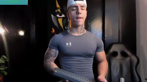 Snapshot of salvatore_damore chatting on 12.01.25 SALVATORE online show from 12.01.25