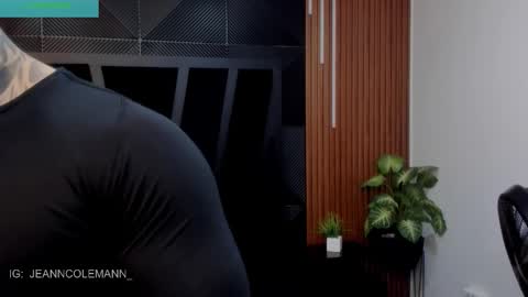 Snapshot of salvatore_damore chatting on 12.04.25 SALVATORE online show from 12.04.25