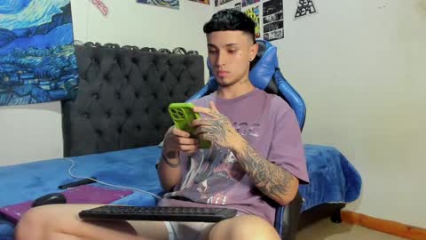 Snapshot of salvatore_dereck chatting on 12.20.24 online show from 12.20.24