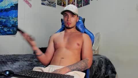 Snapshot of salvatore_dereck chatting on 10.30.25 online show from 10.30.25