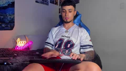 Snapshot of salvatore_dereck chatting on 11.28.25 online show from 11.28.25