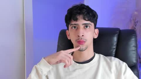 Snapshot of salvatore_monterey chatting on 10.10.25 salvatore online show from 10.10.25