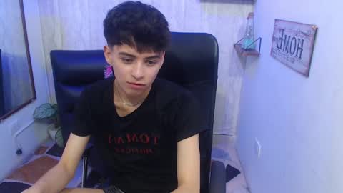 Snapshot of sam_daves chatting on 01.28.25 Sam online show from 01.28.25