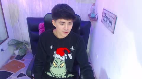 Snapshot of sam_daves chatting on 02.01.25 Sam online show from 02.01.25