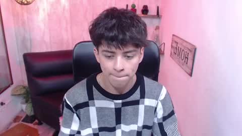 Snapshot of sam_daves chatting on 02.13.25 Sam online show from 02.13.25