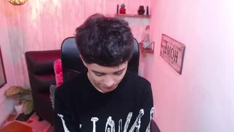 Snapshot of sam_daves chatting on 02.28.25 Sam online show from 02.28.25